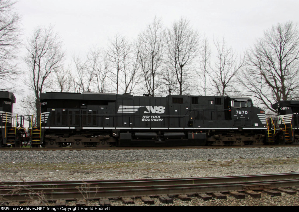 NS 7670